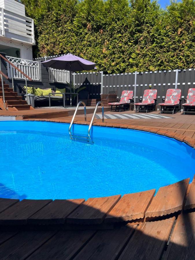 O&W Ferienhaus Mit Pool Naehe Nuerburgring, Adenau Exteriér fotografie
